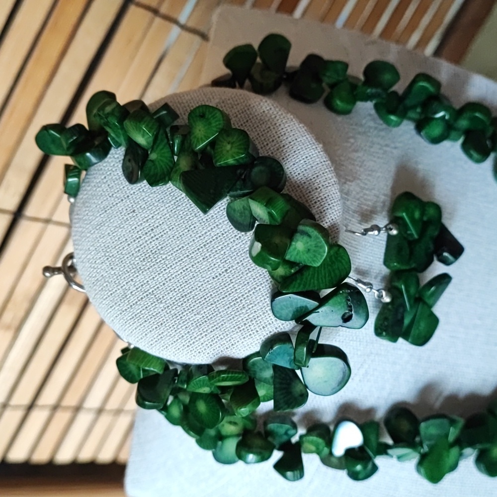 Set of 3 Flat Teardrop Emerald Green Agate? Necklace Earrings Bracelet Parure - Picture 8 of 12